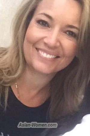 170390 - Alexandra del Pilar Age: 57 - Colombia