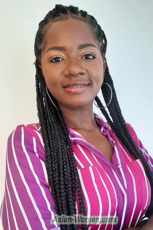 205104 - Stefany Age: 35 - Colombia