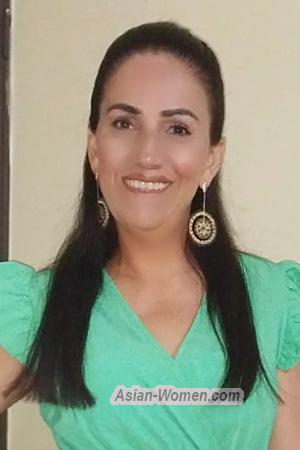 215402 - Helen Age: 47 - Costa Rica