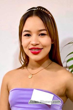 220049 - Yucelis Age: 26 - Colombia