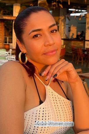 220125 - Yesenia Age: 36 - Colombia